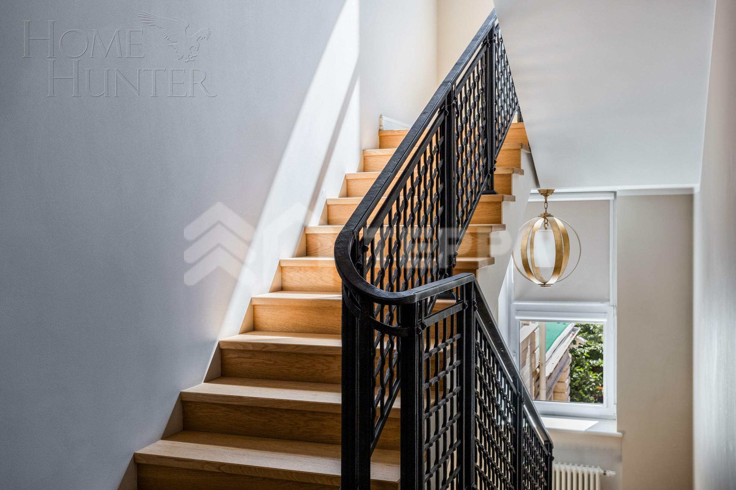 2-этажный коттедж 1 087 м² с отделкой