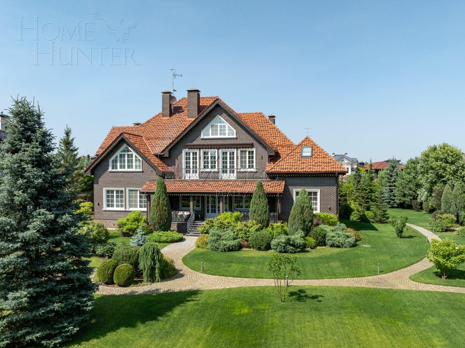 2-этажный коттедж 1 000 м² с отделкой