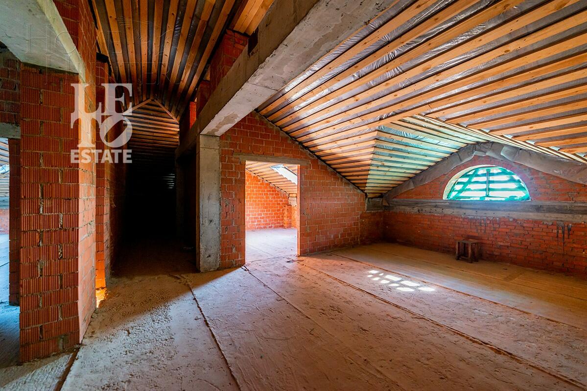 2-этажный коттедж 1 050 м² без отделки