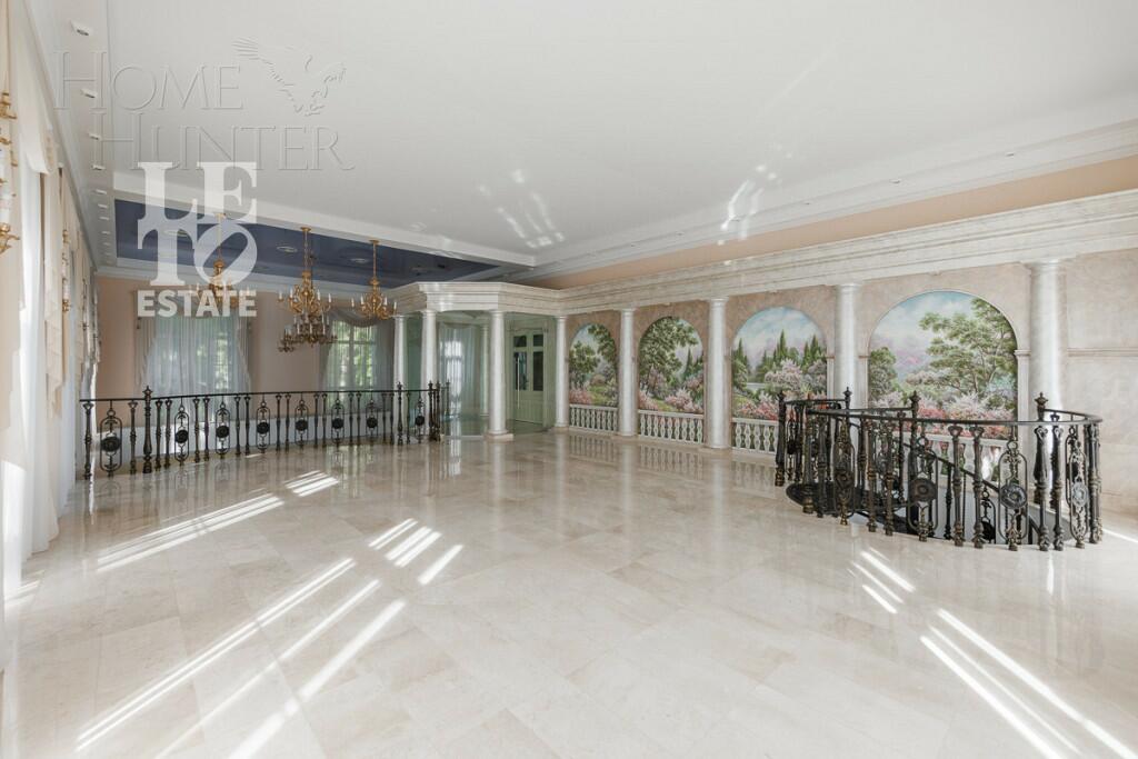 2-этажный коттедж 1 556 м² с отделкой