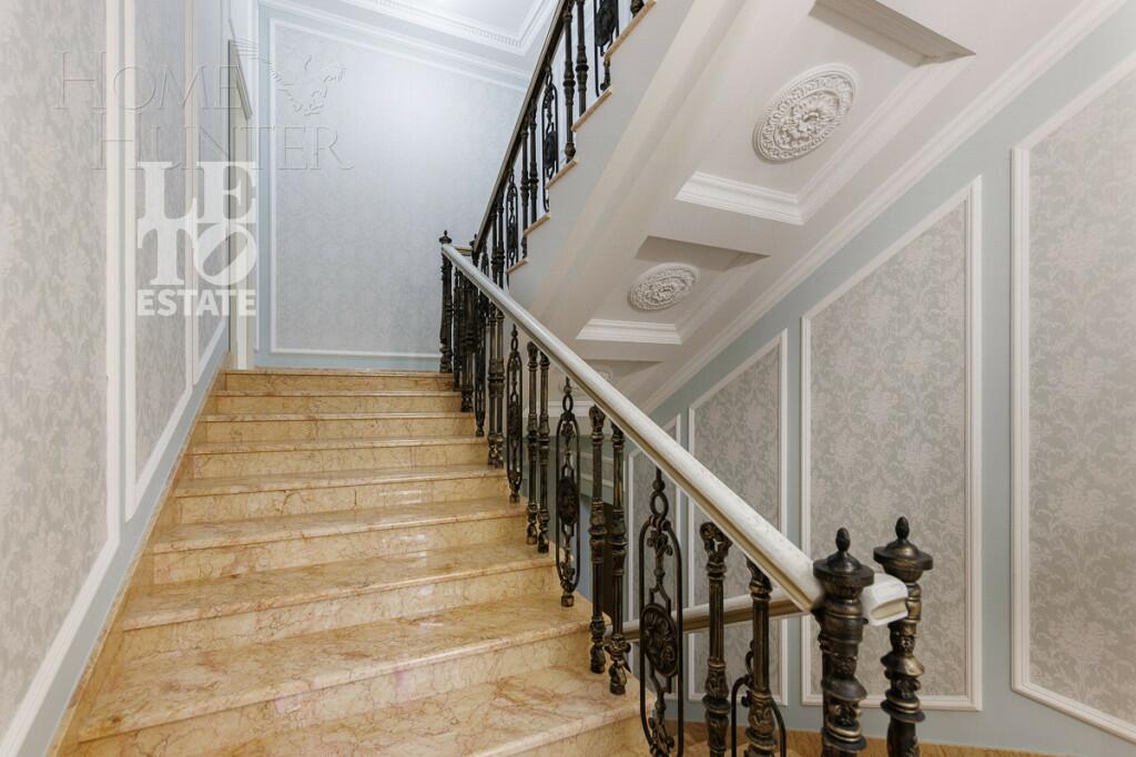 2-этажный коттедж 1 556 м² с отделкой