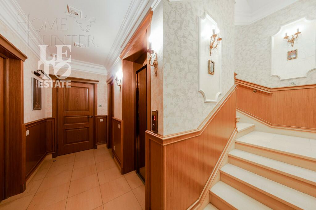 3-этажный коттедж 553.6 м² с отделкой