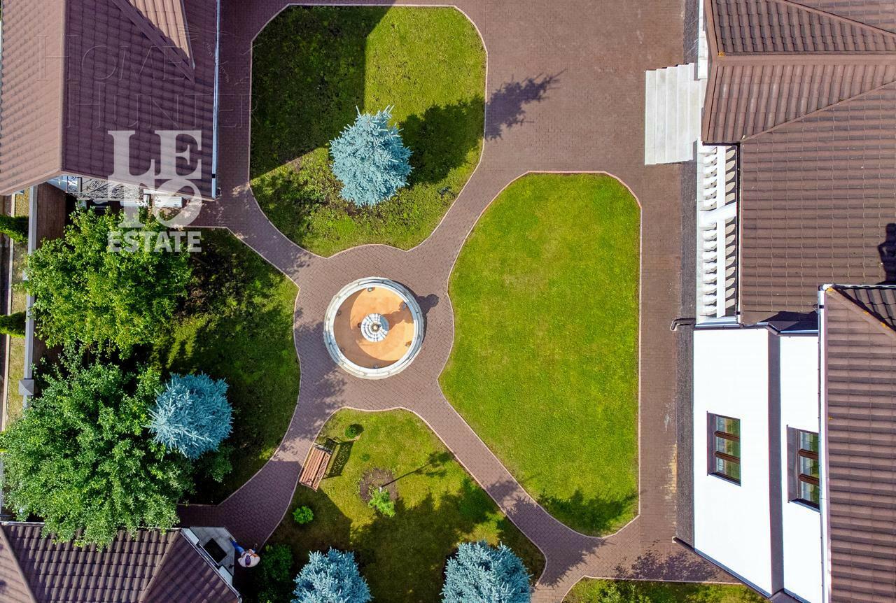 2-этажный коттедж 1 350 м² без отделки