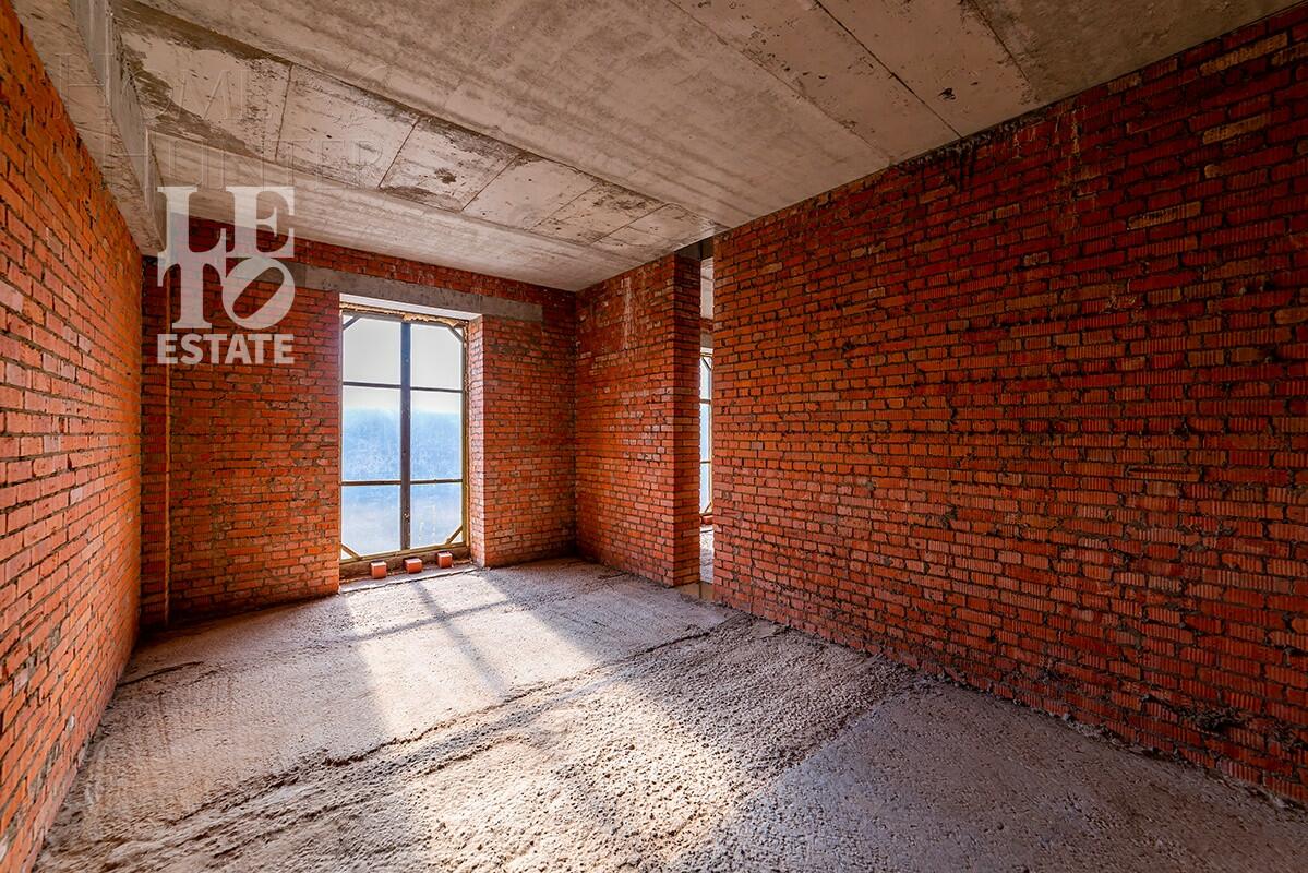 2-этажный коттедж 1 050 м² без отделки