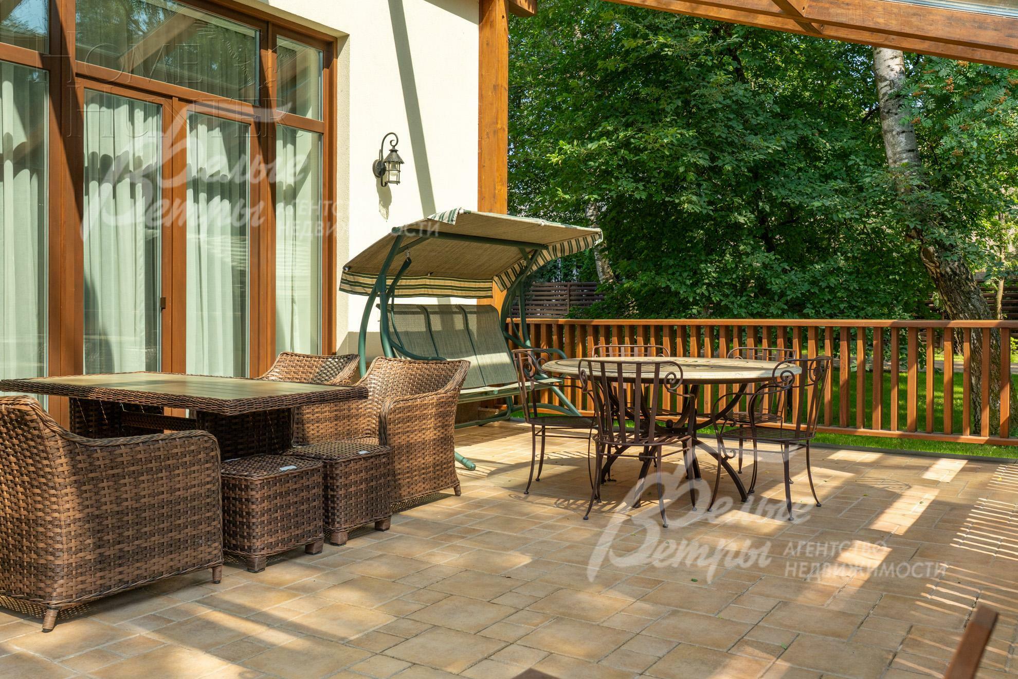 2-этажный коттедж 2 200 м² с отделкой