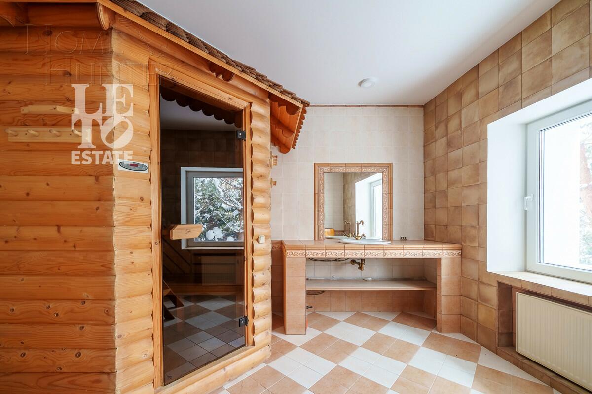 3-этажный коттедж 600 м² с отделкой