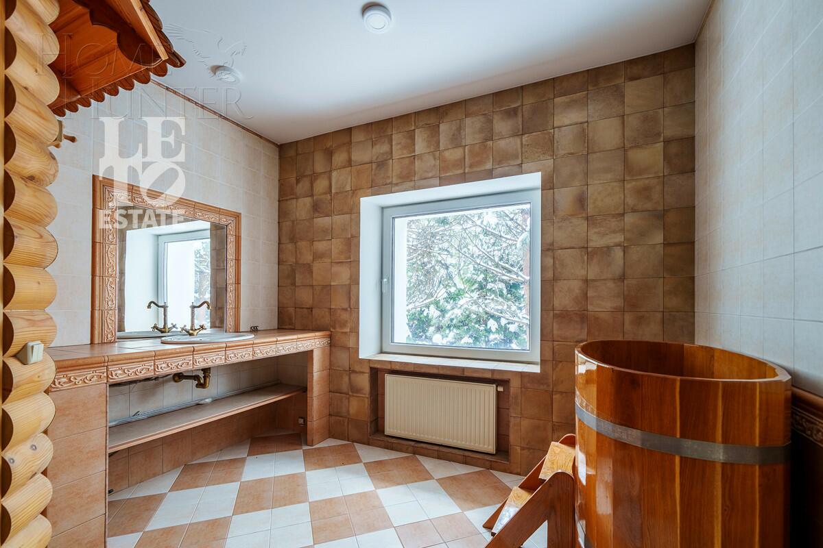 3-этажный коттедж 600 м² с отделкой