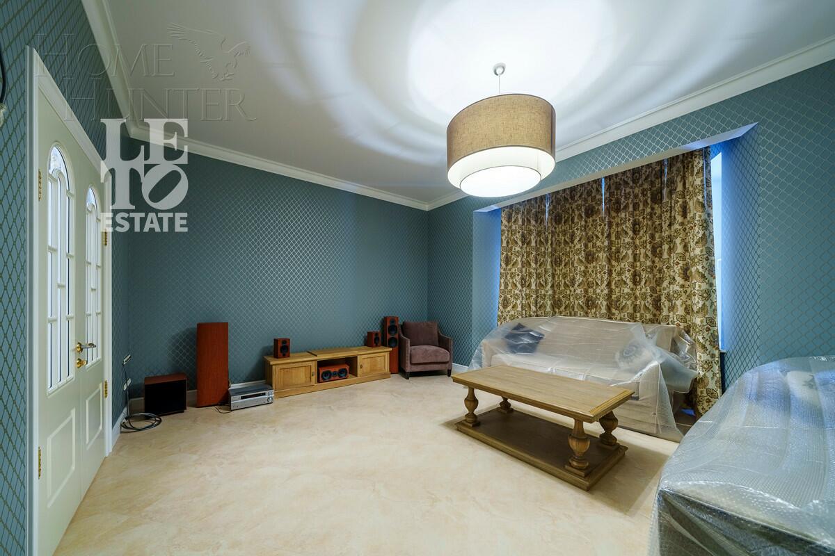 3-этажный коттедж 600 м² с отделкой