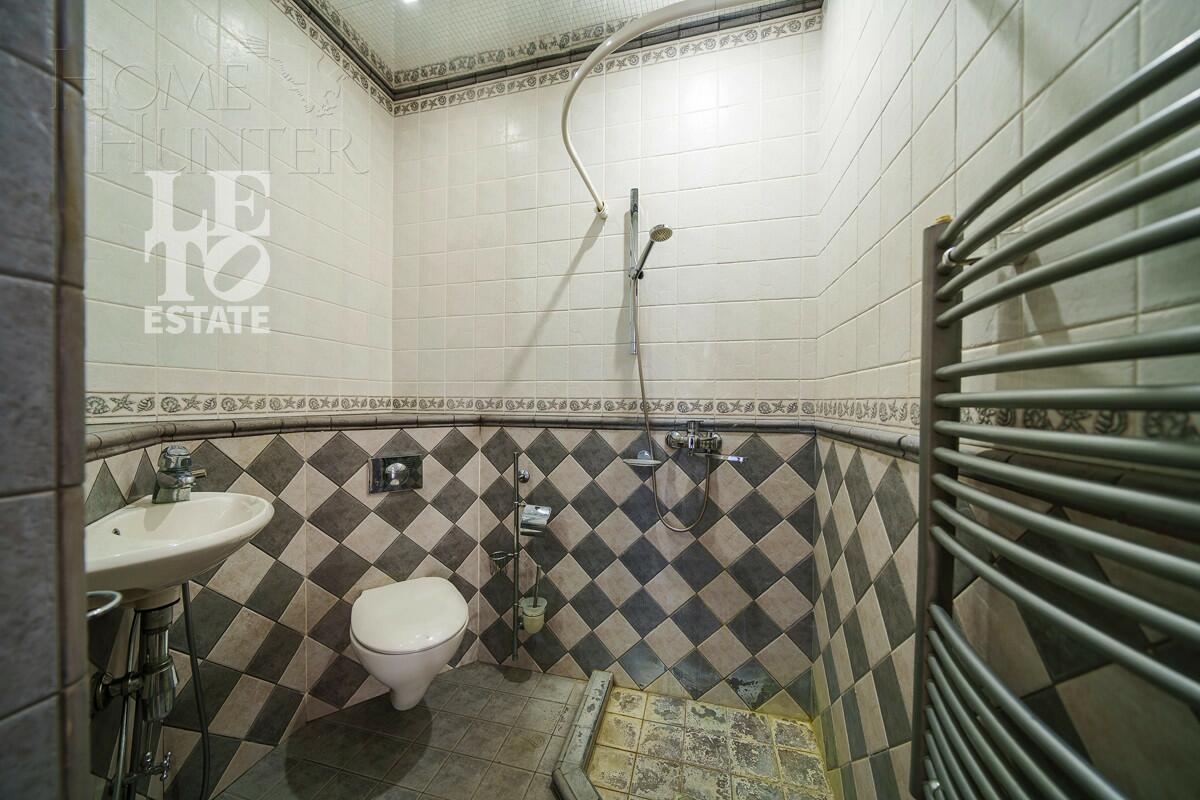 3-этажный коттедж 600 м² с отделкой