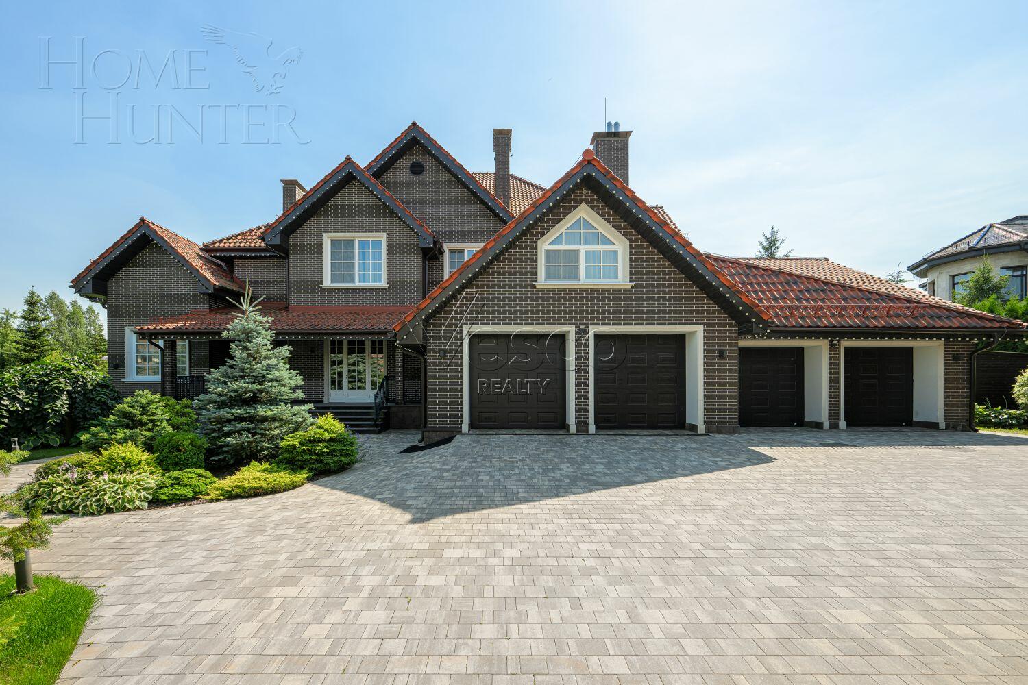 2-этажный коттедж 1 000 м² с отделкой