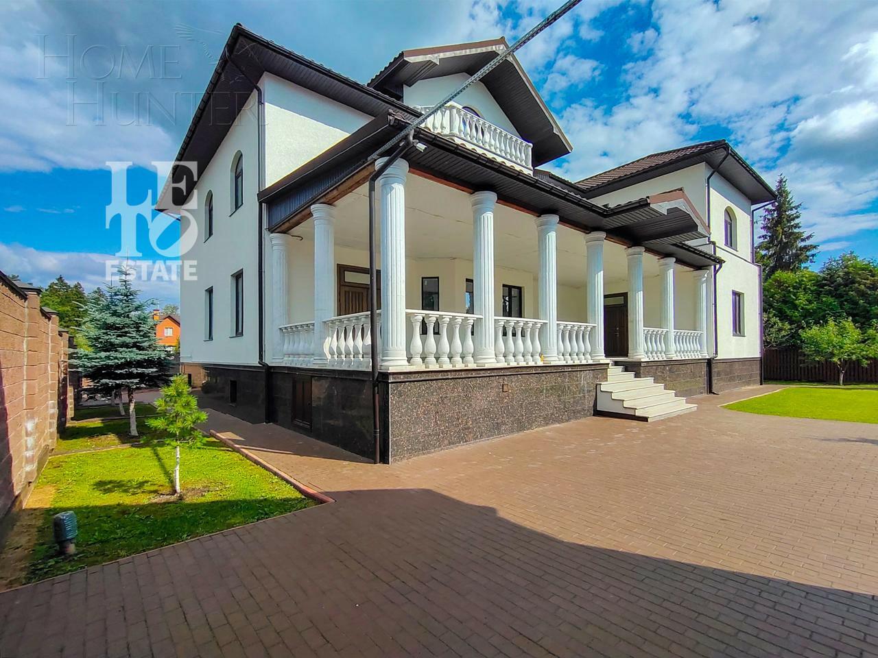 2-этажный коттедж 1 350 м² без отделки