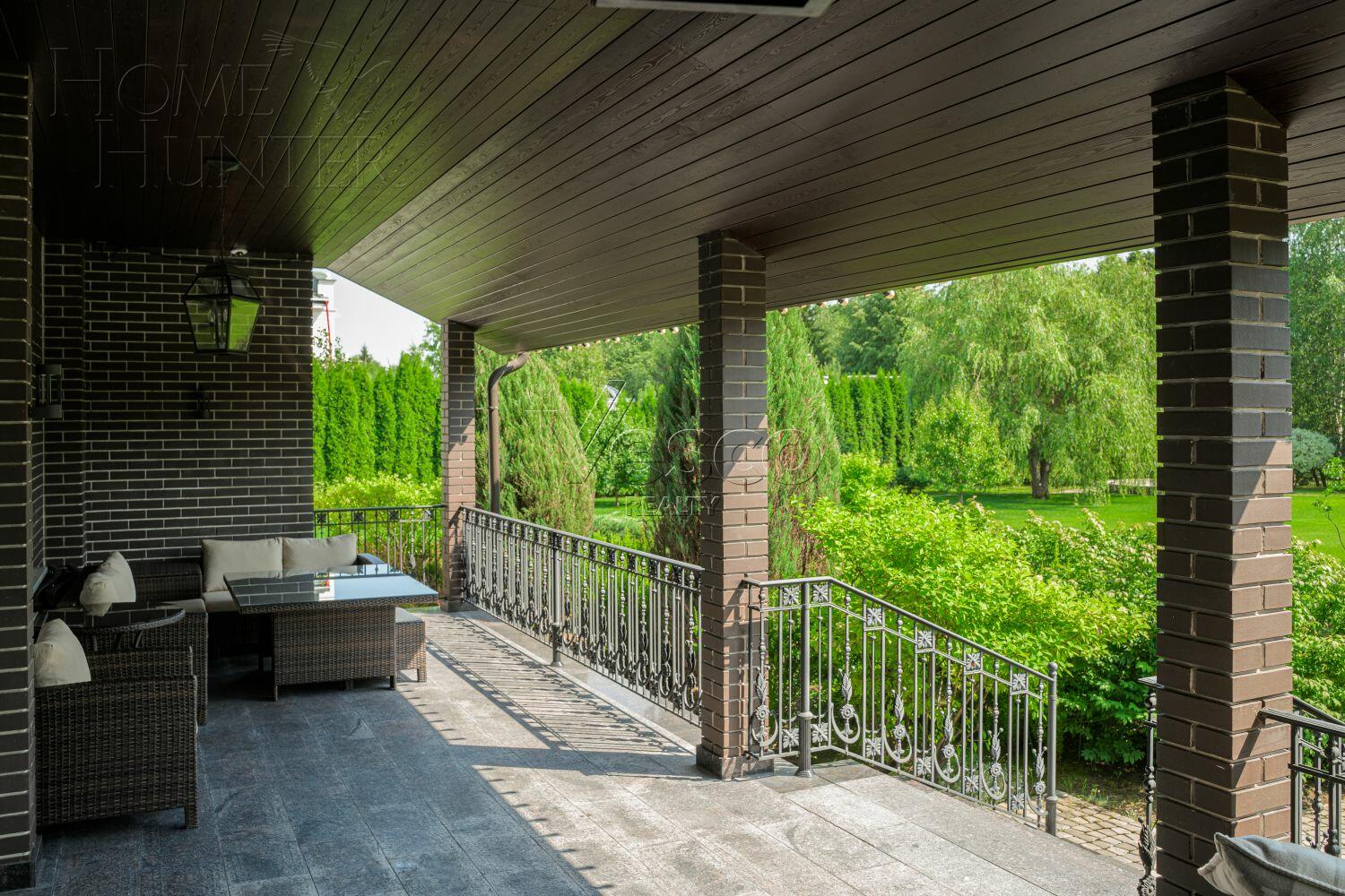 2-этажный коттедж 1 000 м² с отделкой