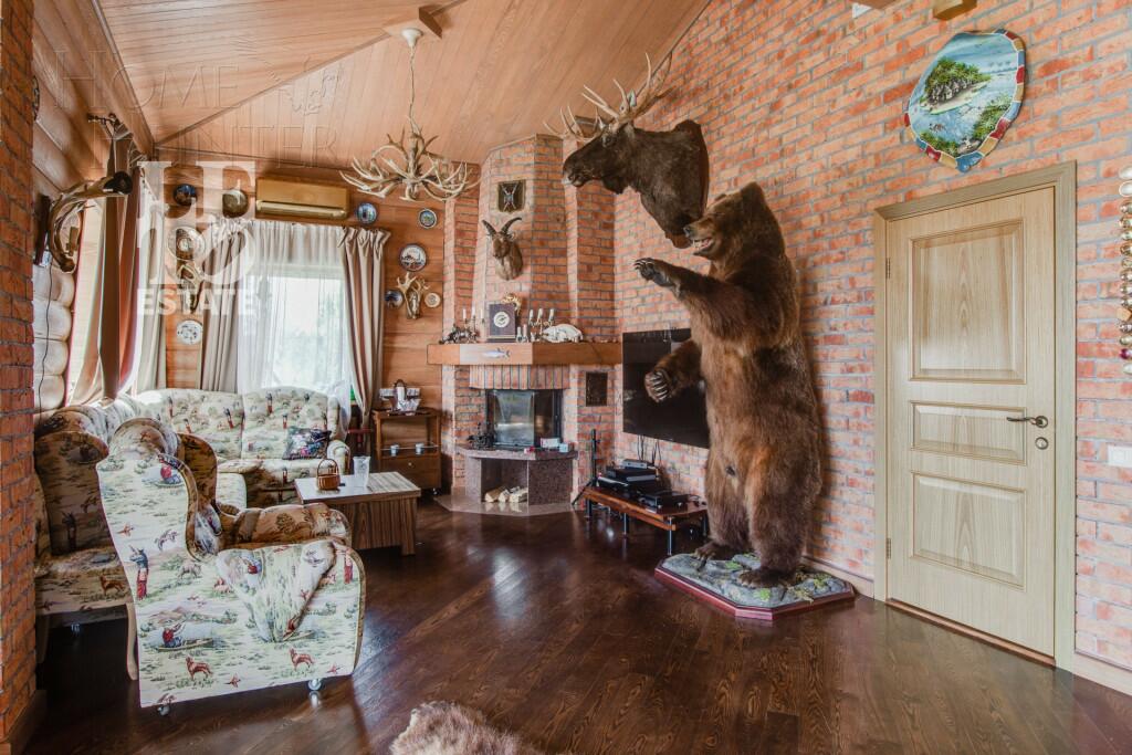 3-этажный коттедж 553.6 м² с отделкой