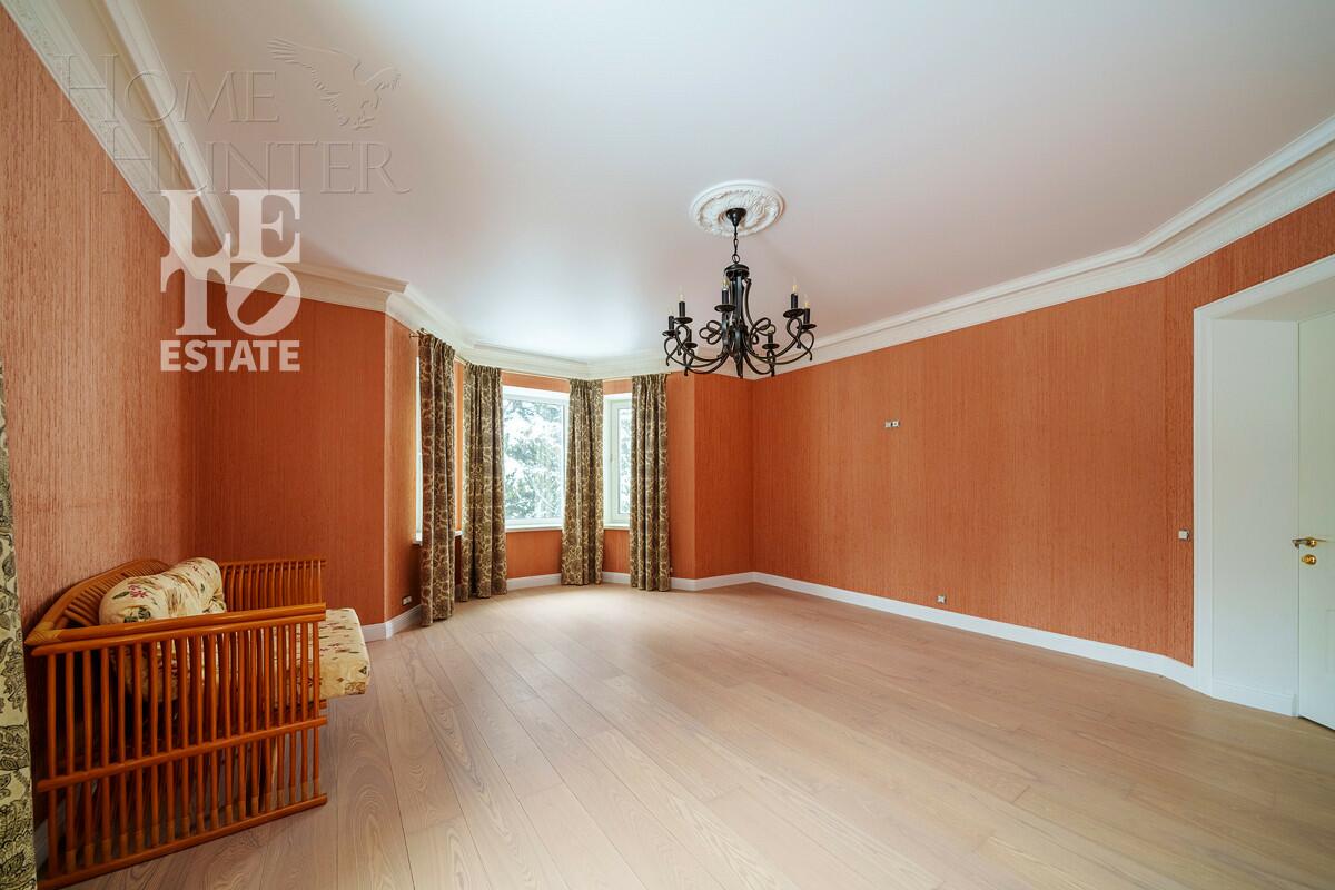 3-этажный коттедж 600 м² с отделкой