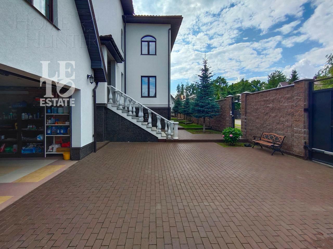 2-этажный коттедж 1 350 м² без отделки