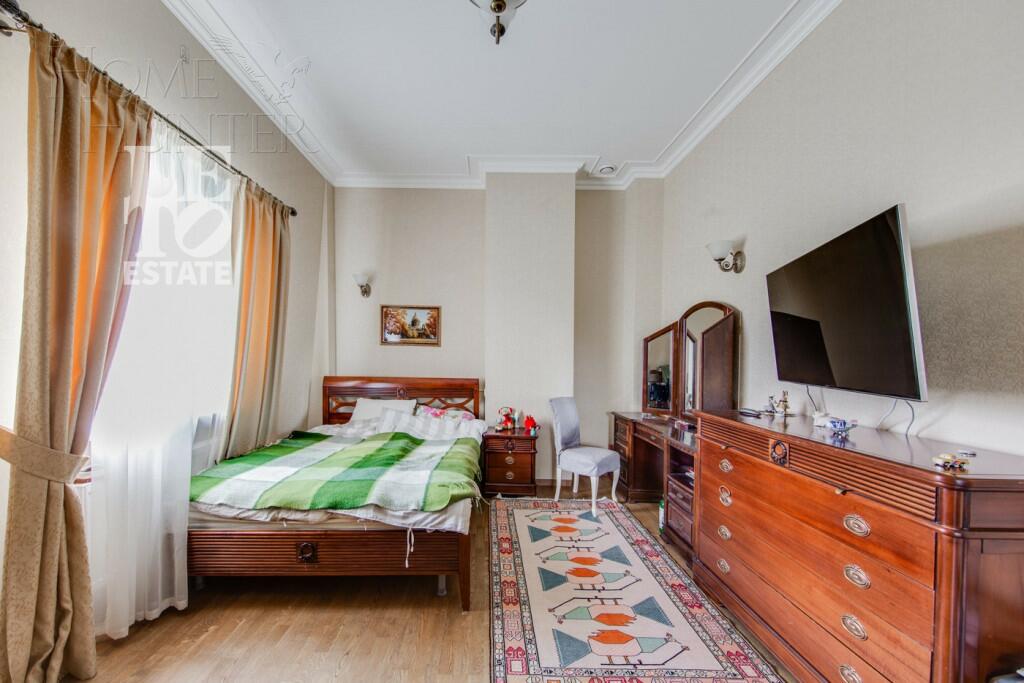3-этажный коттедж 553.6 м² с отделкой