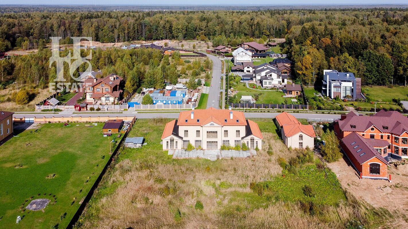 2-этажный коттедж 1 050 м² без отделки