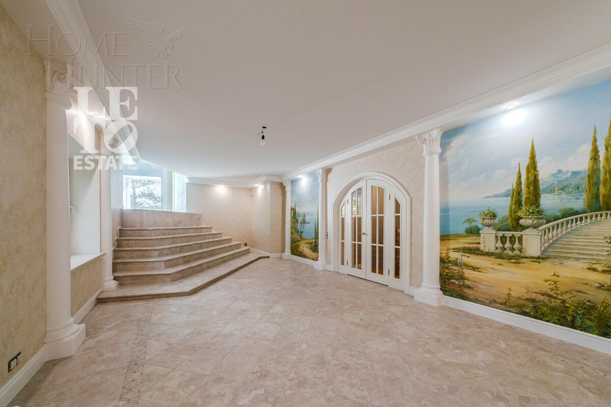 3-этажный коттедж 600 м² с отделкой