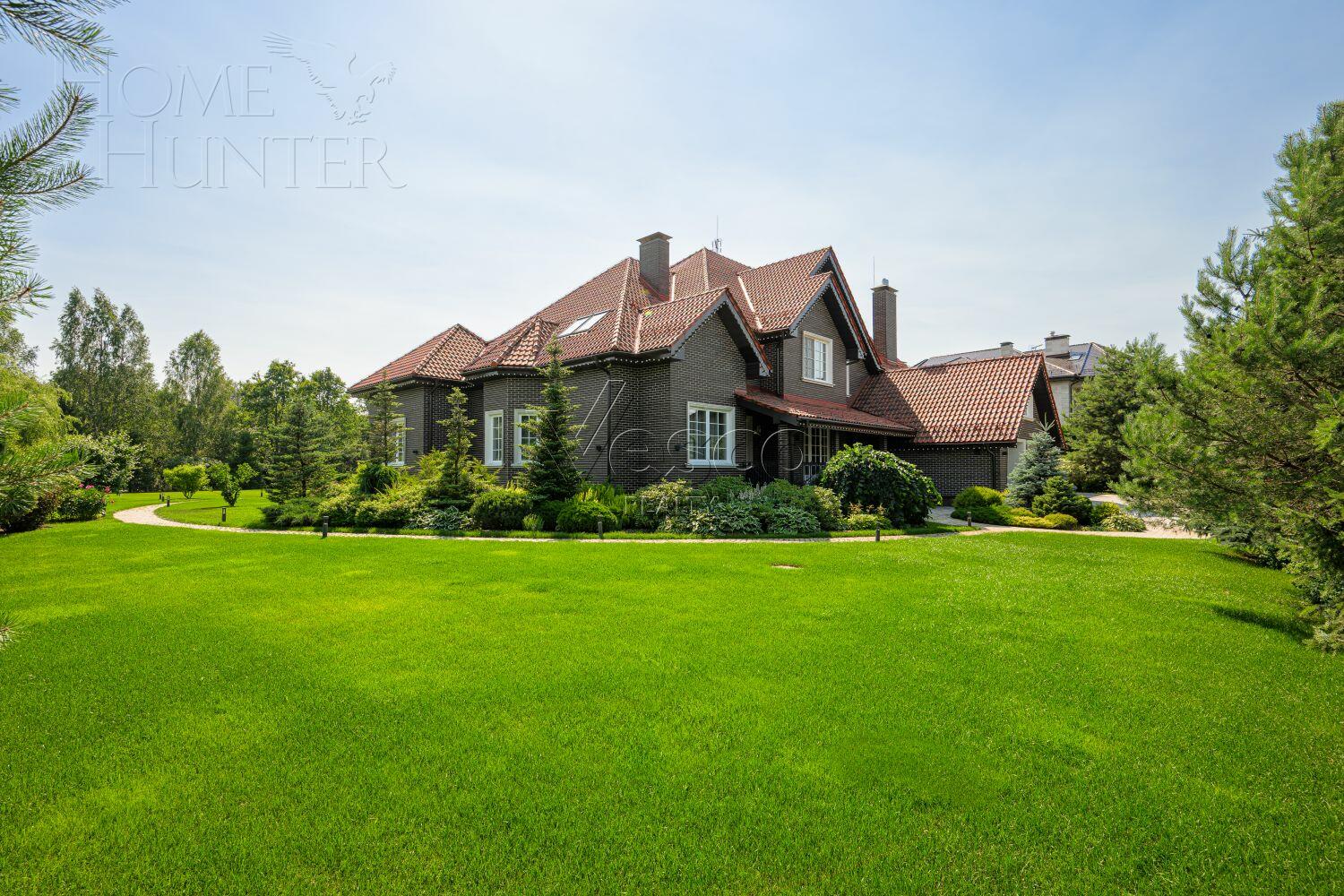 2-этажный коттедж 1 000 м² с отделкой