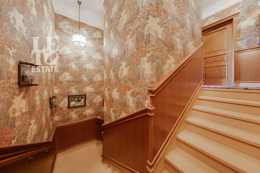 3-этажный коттедж 553.6 м² с отделкой