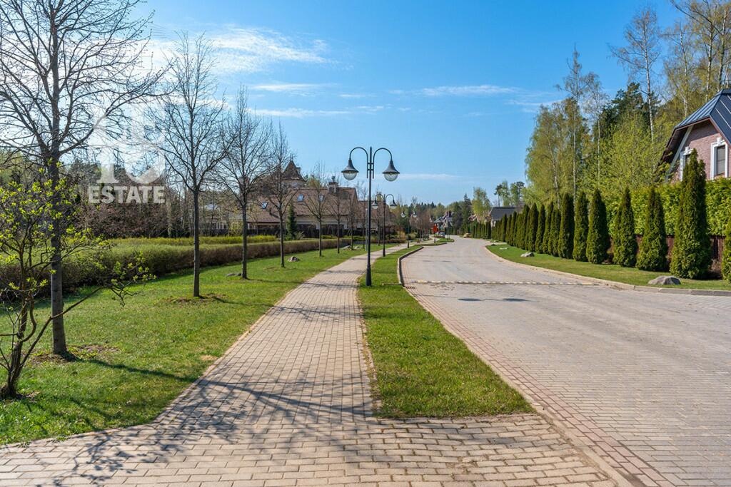 2-этажный коттедж 1 556 м² с отделкой