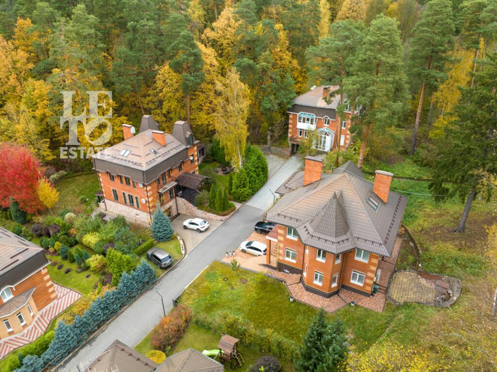 2-этажный коттедж 440.2 м² с отделкой