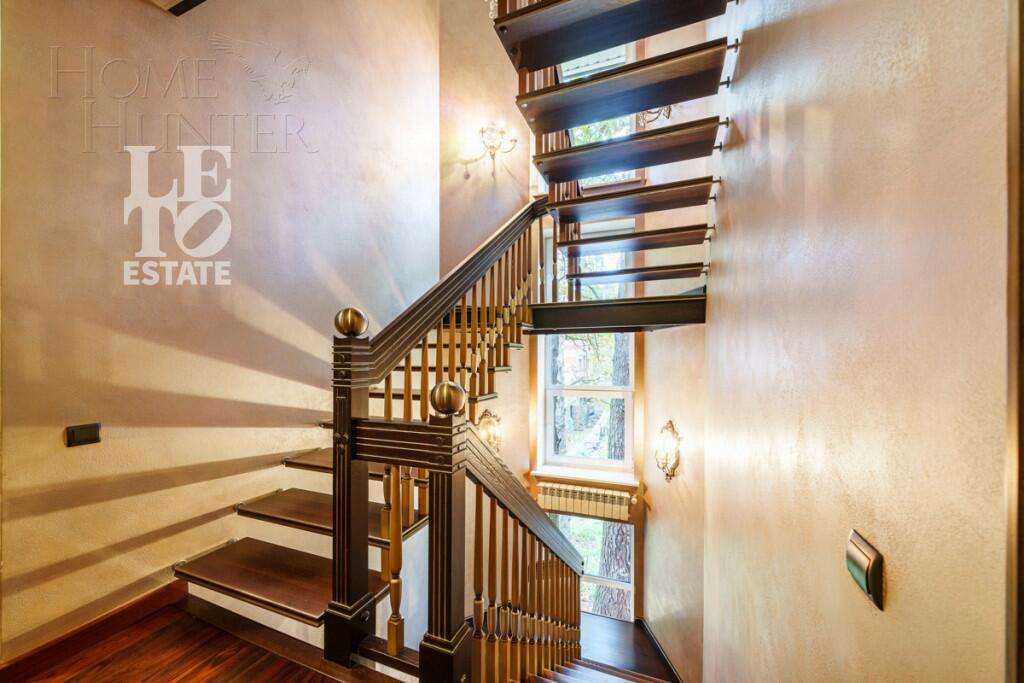 2-этажный коттедж 440.2 м² с отделкой