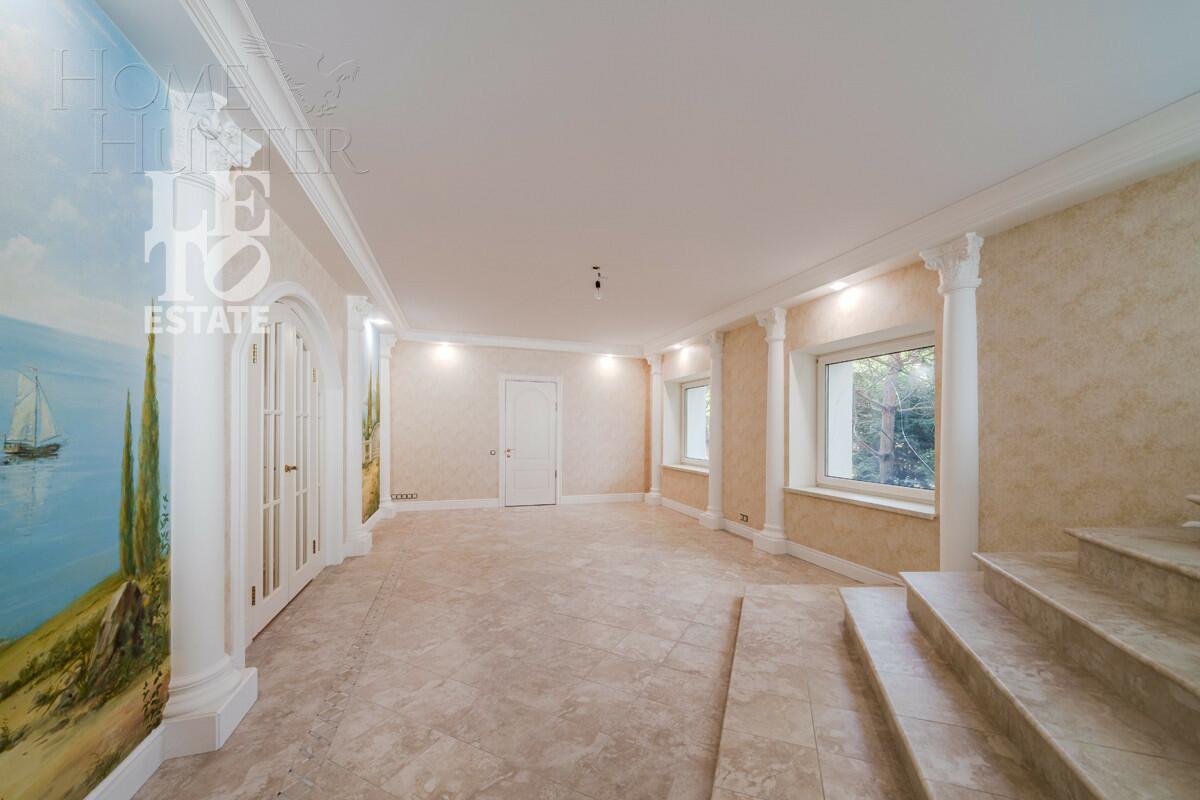 3-этажный коттедж 600 м² с отделкой