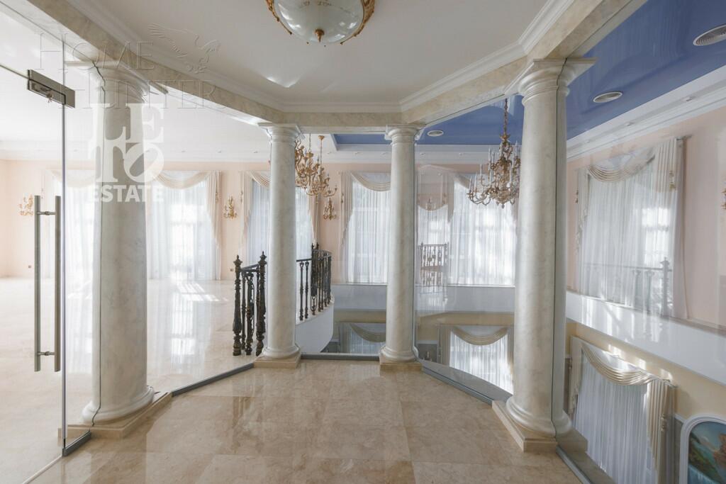 2-этажный коттедж 1 556 м² с отделкой