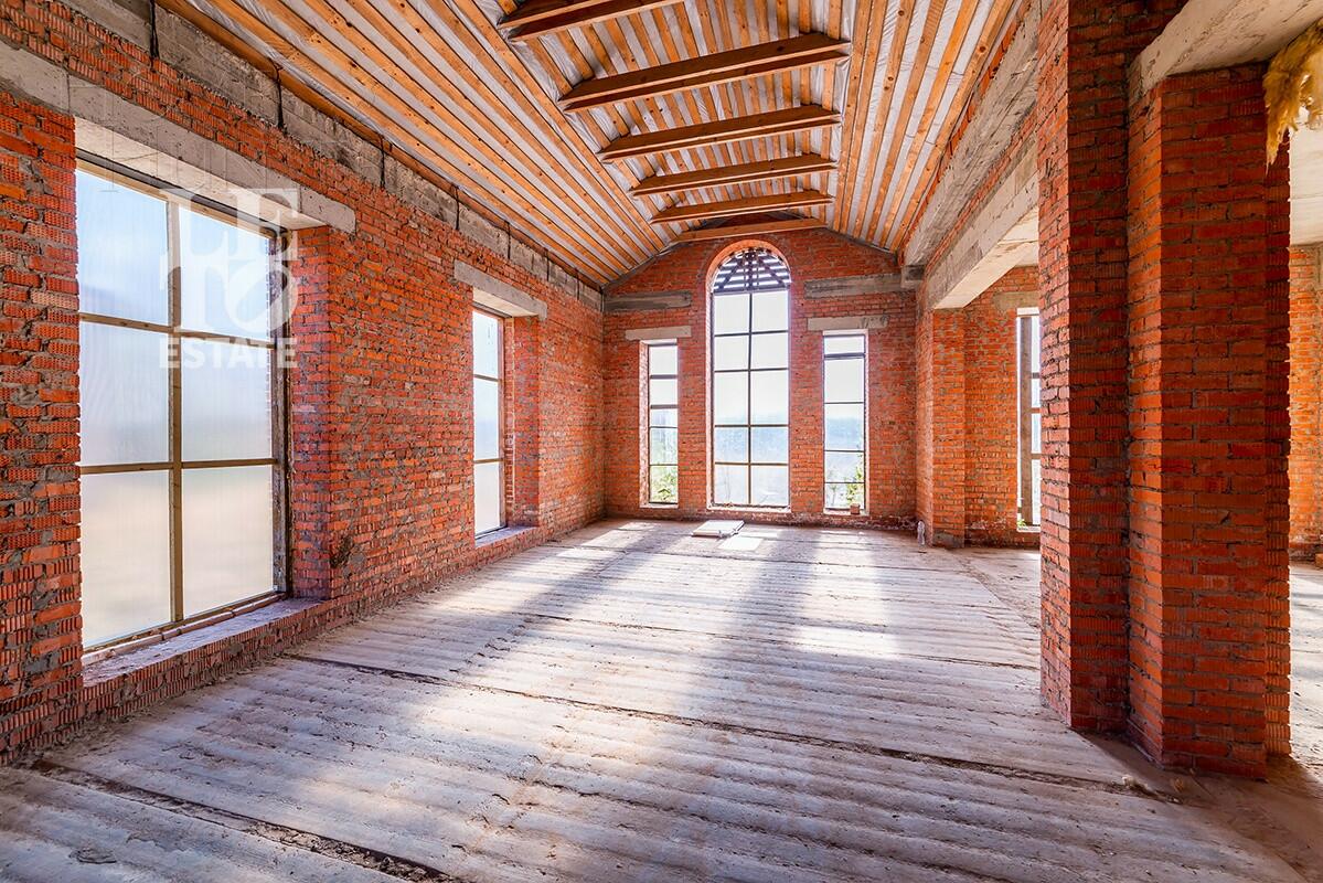 2-этажный коттедж 1 050 м² без отделки