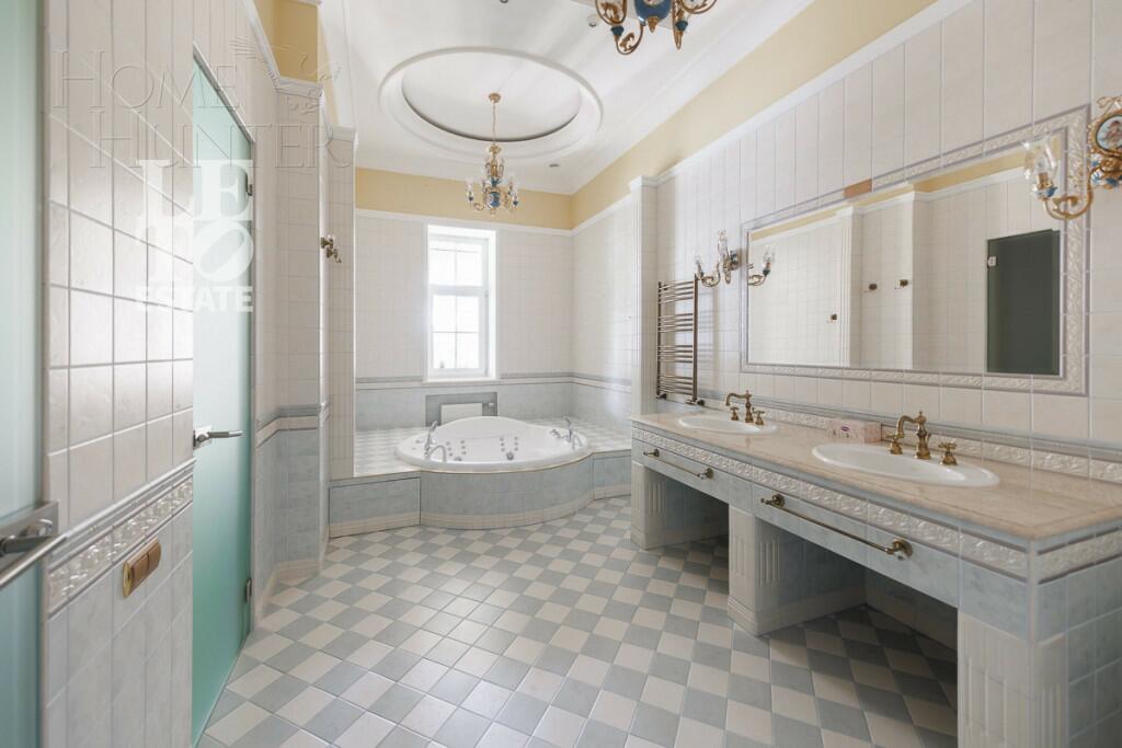 2-этажный коттедж 1 556 м² с отделкой