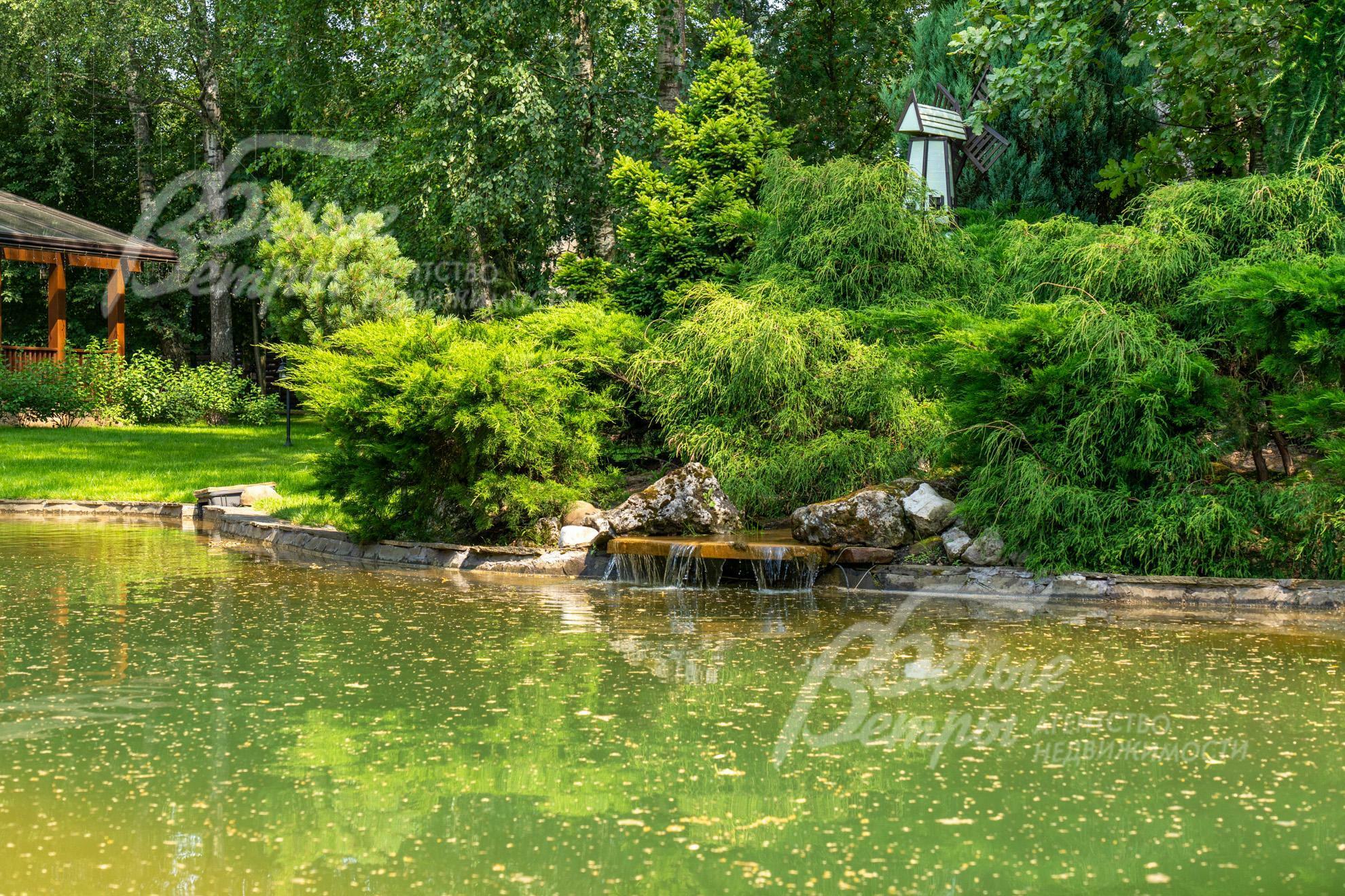 2-этажный коттедж 2 200 м² с отделкой