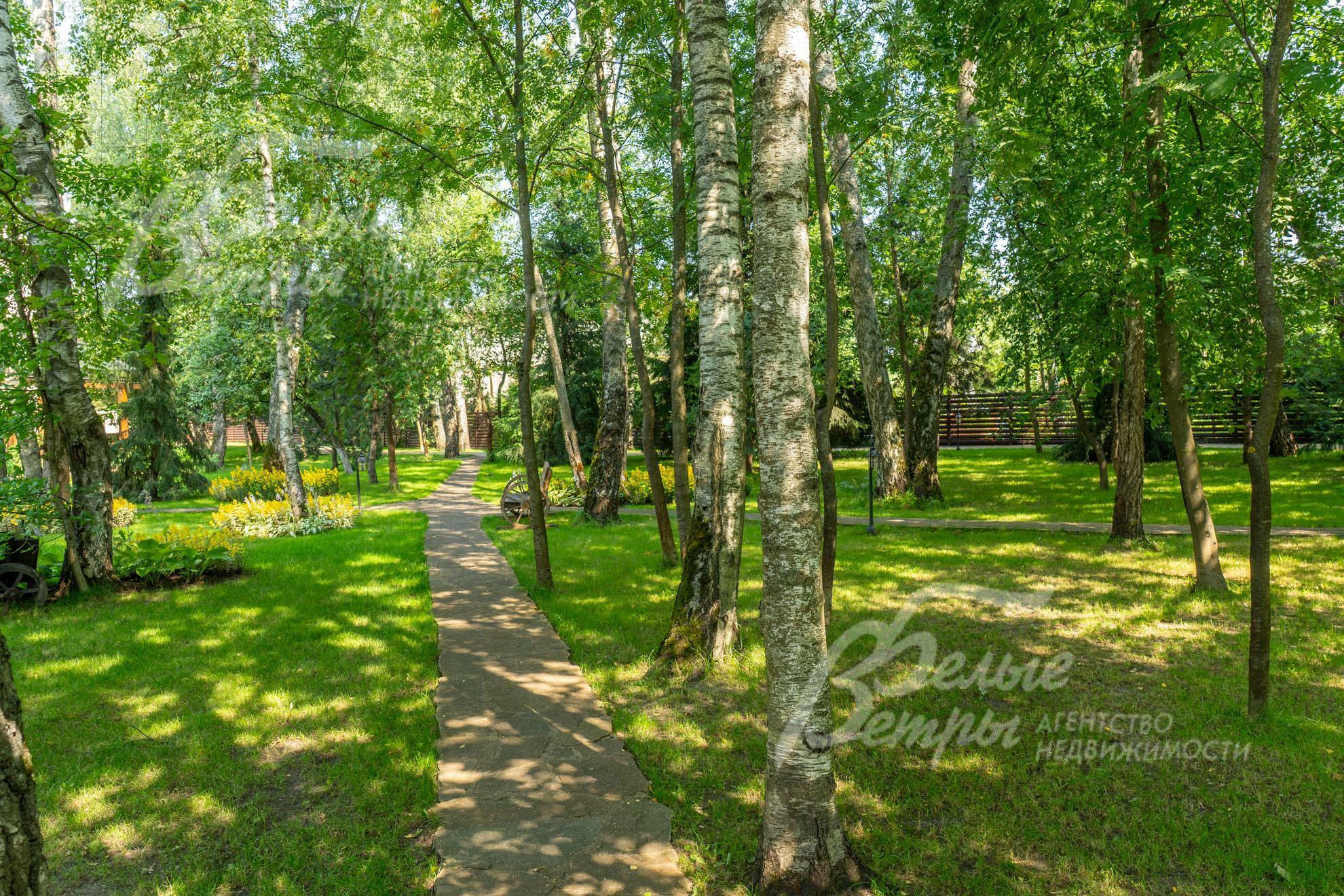 2-этажный коттедж 2 200 м² с отделкой