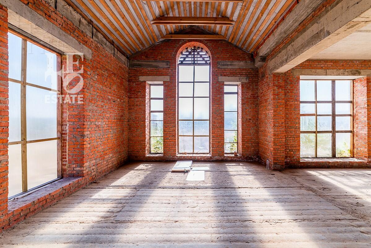 2-этажный коттедж 1 050 м² без отделки