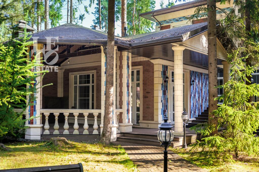 2-этажный коттедж 1 556 м² с отделкой