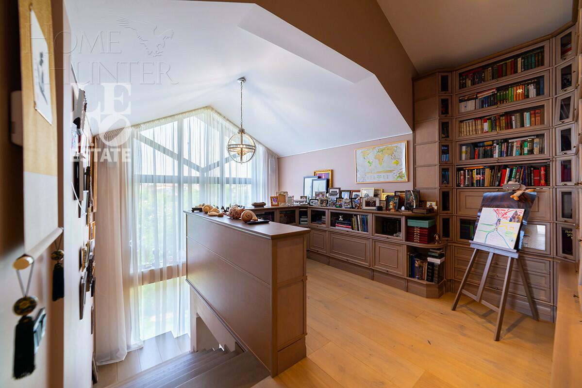 2-этажный коттедж 284.9 м² с отделкой