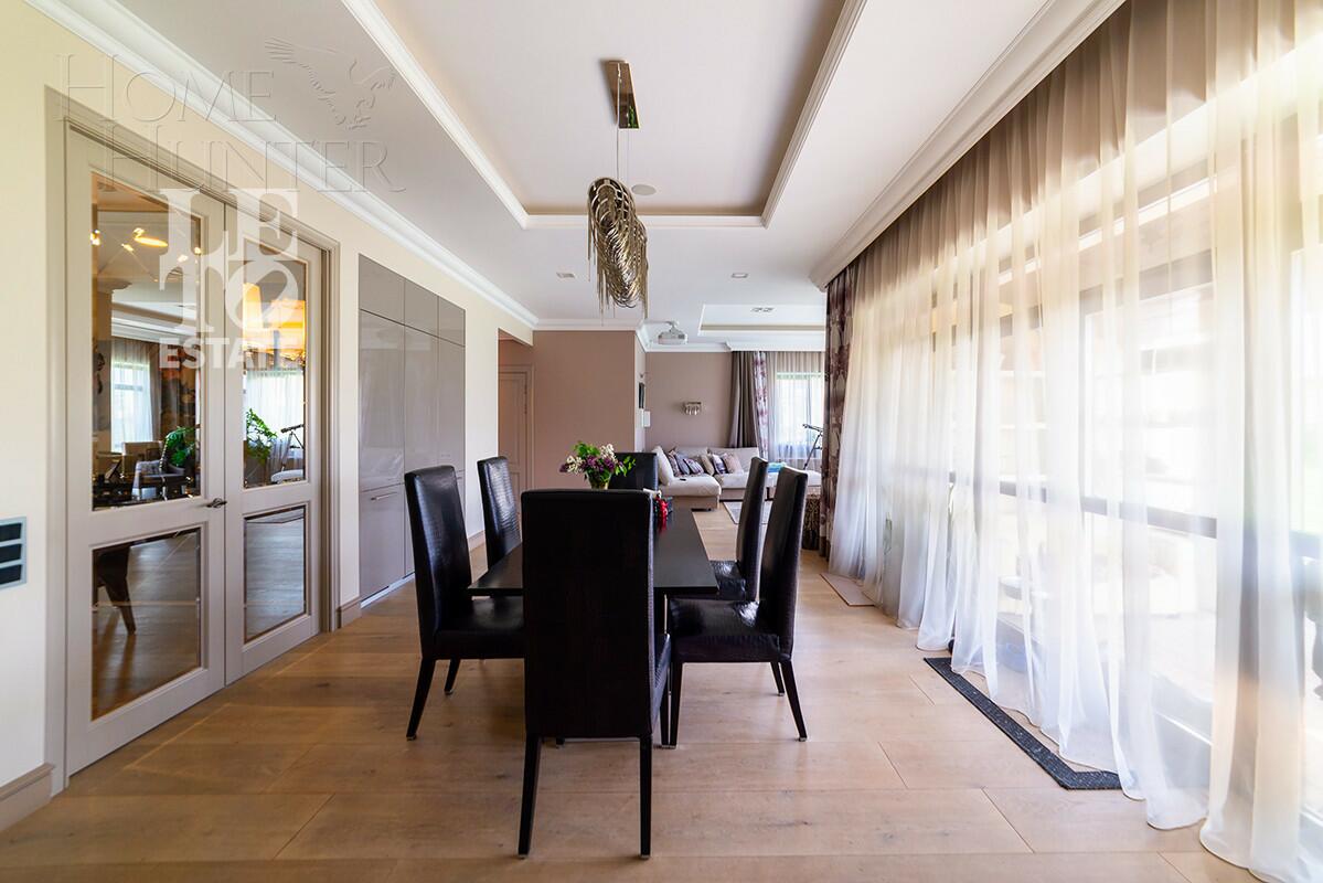 2-этажный коттедж 284.9 м² с отделкой