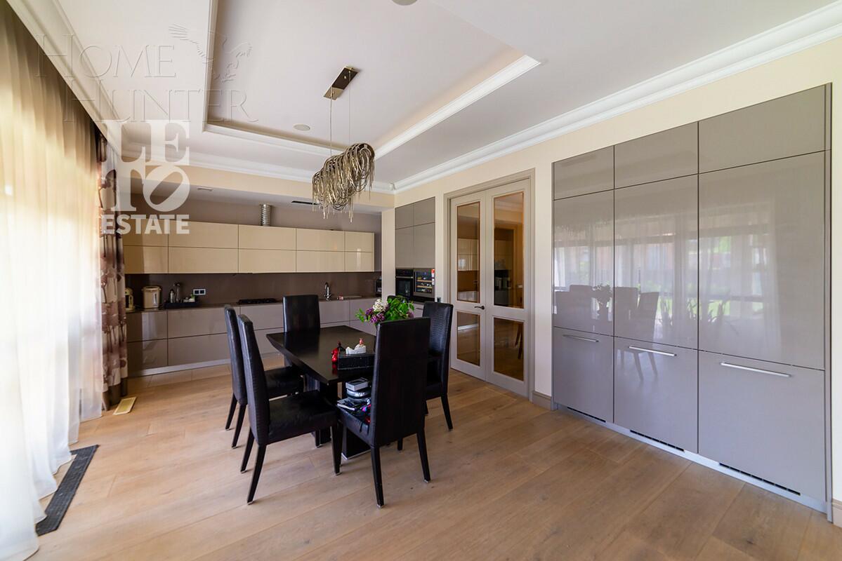 2-этажный коттедж 284.9 м² с отделкой