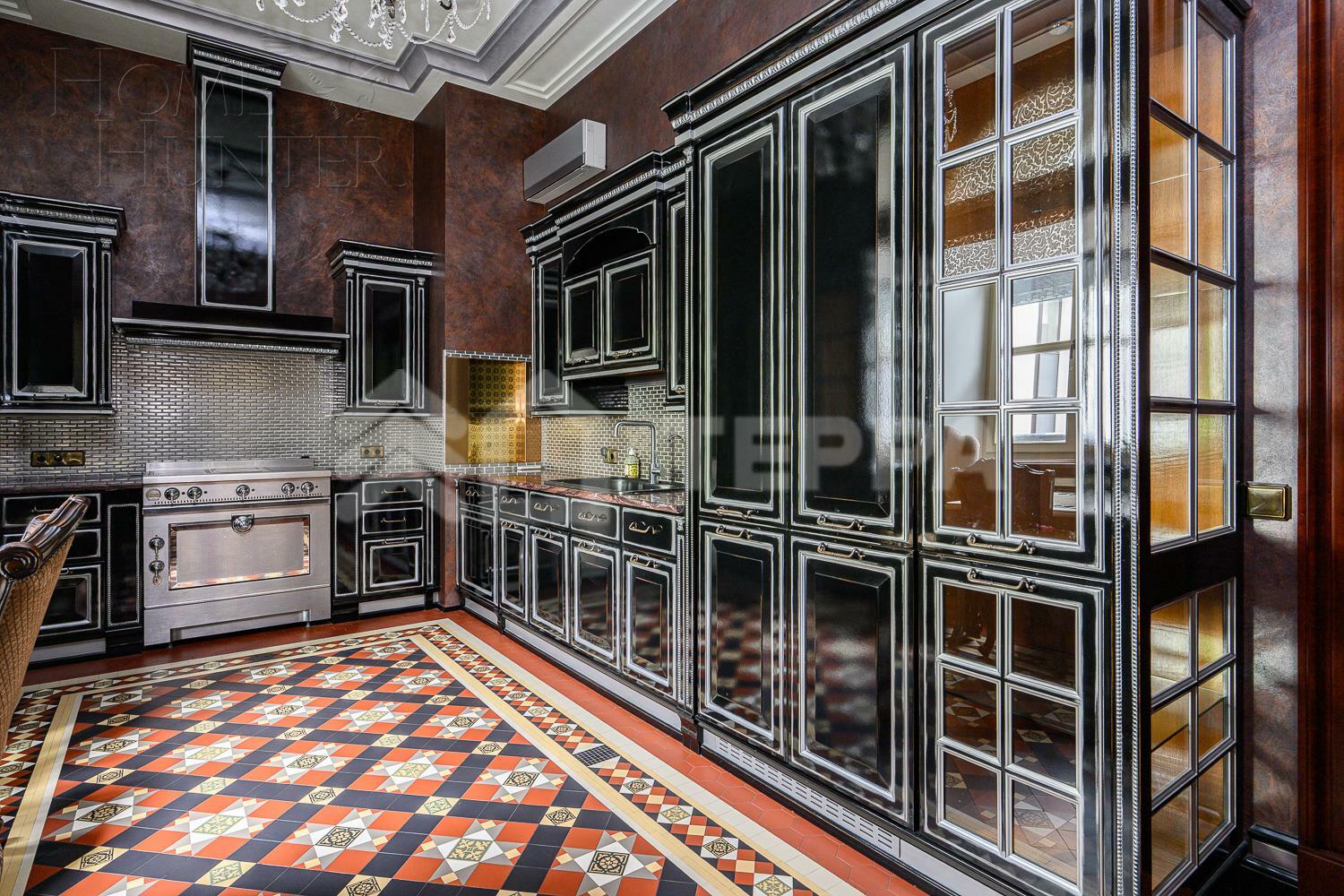 2-этажный коттедж 1 250 м² с отделкой