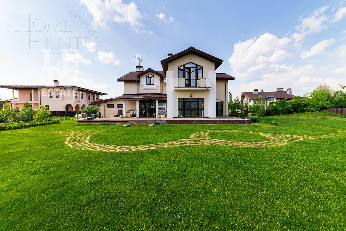 2-этажный коттедж 284.9 м² с отделкой