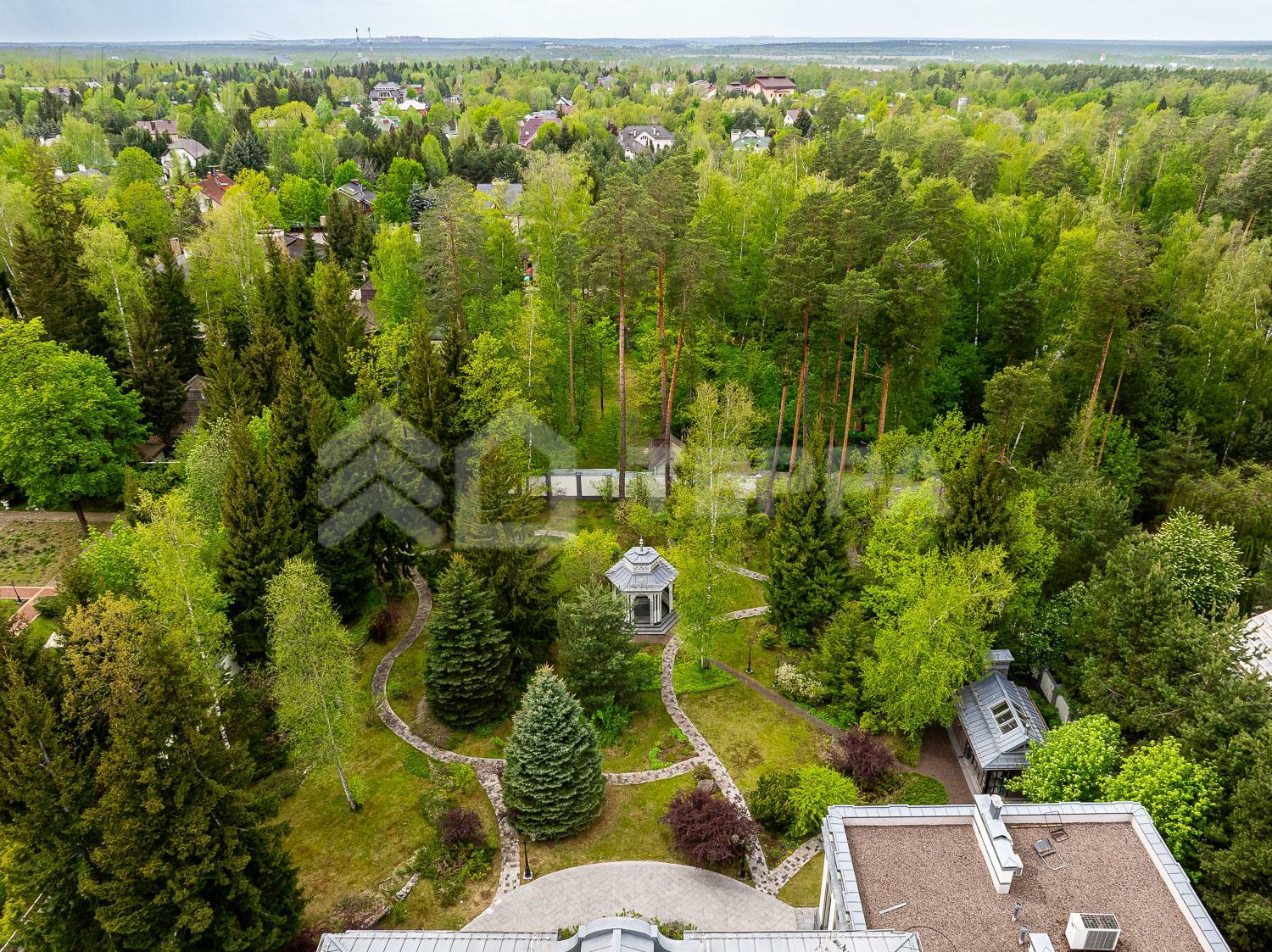 2-этажный коттедж 1 250 м² с отделкой