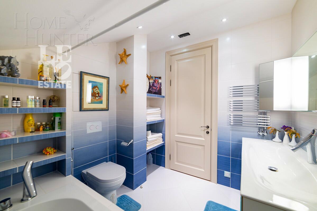 2-этажный коттедж 284.9 м² с отделкой