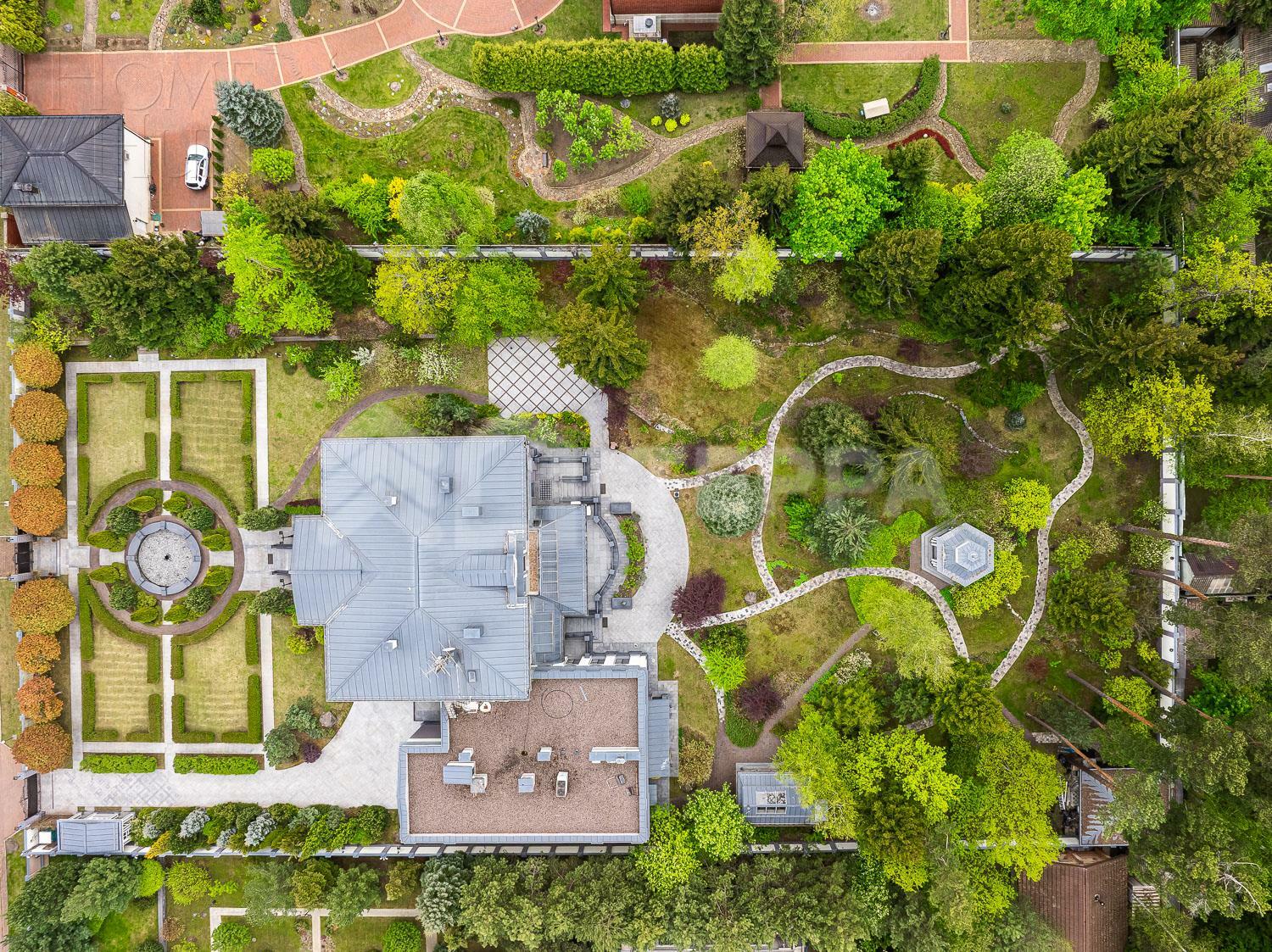 2-этажный коттедж 1 250 м² с отделкой