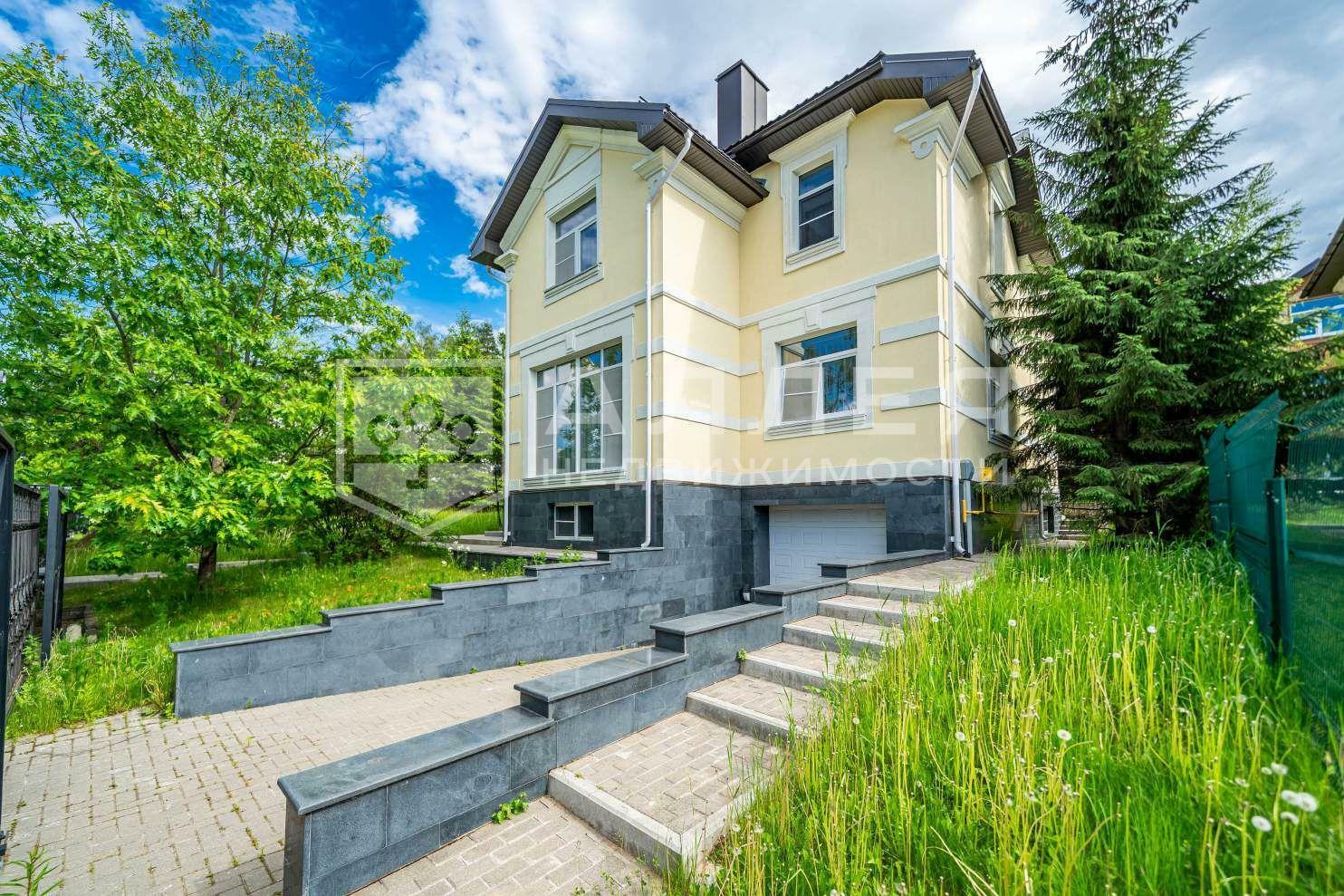 2-этажный коттедж 300 м² с отделкой