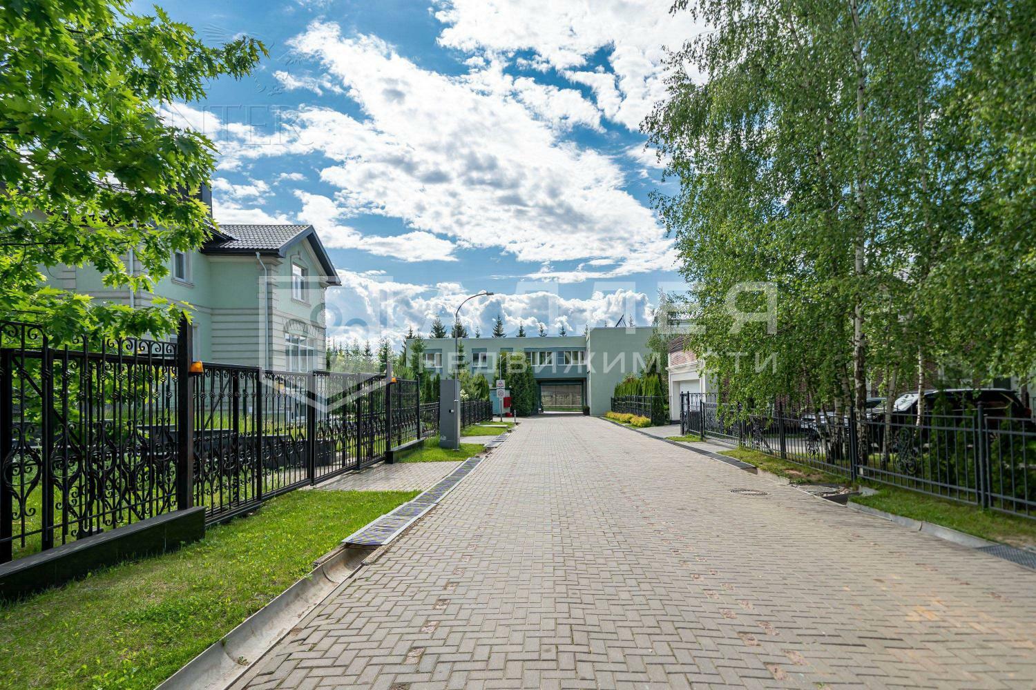 2-этажный коттедж 300 м² с отделкой