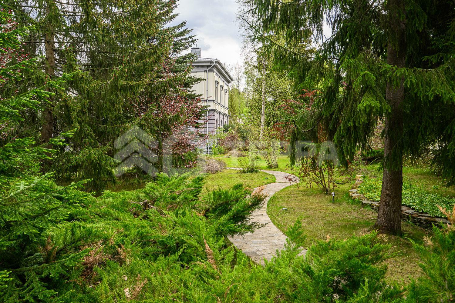 2-этажный коттедж 1 250 м² с отделкой