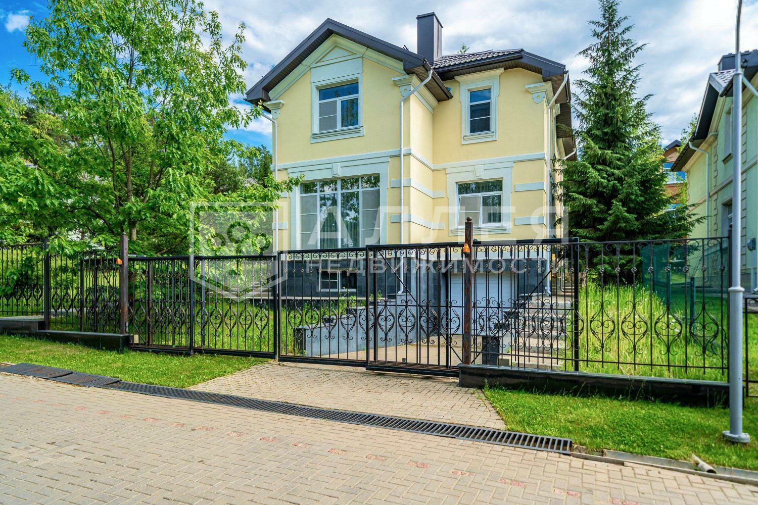 2-этажный коттедж 300 м² с отделкой