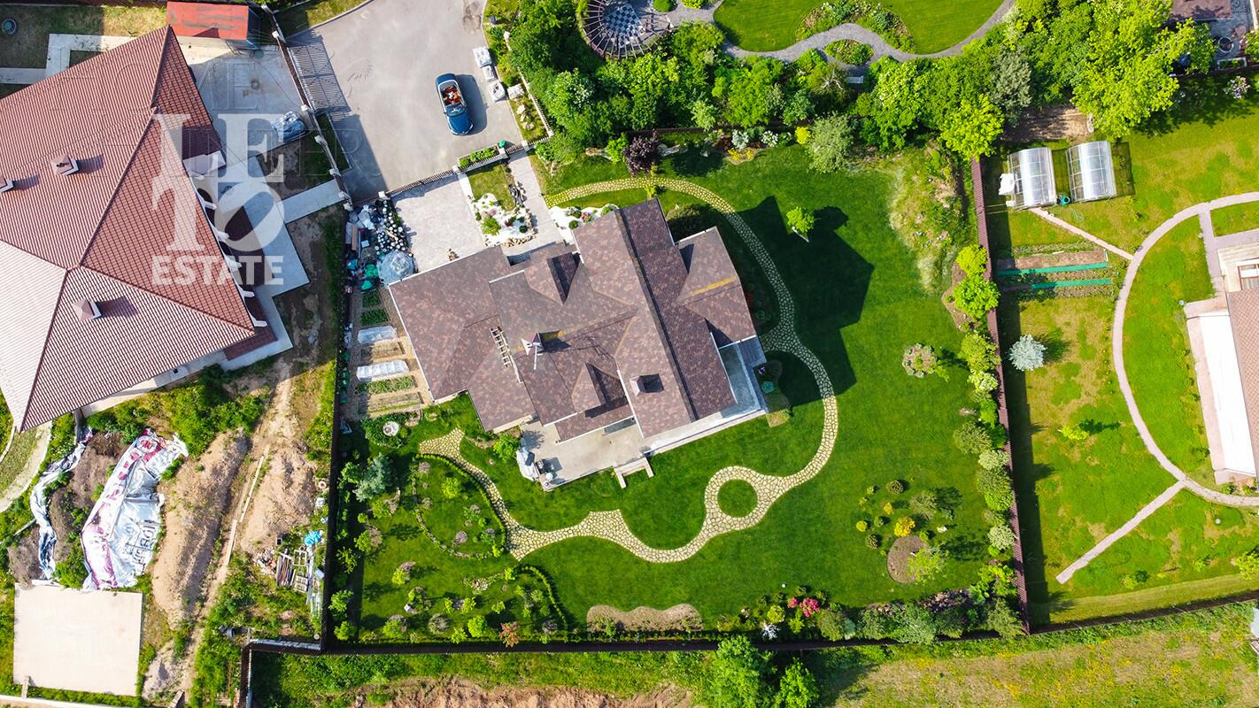 2-этажный коттедж 284.9 м² с отделкой