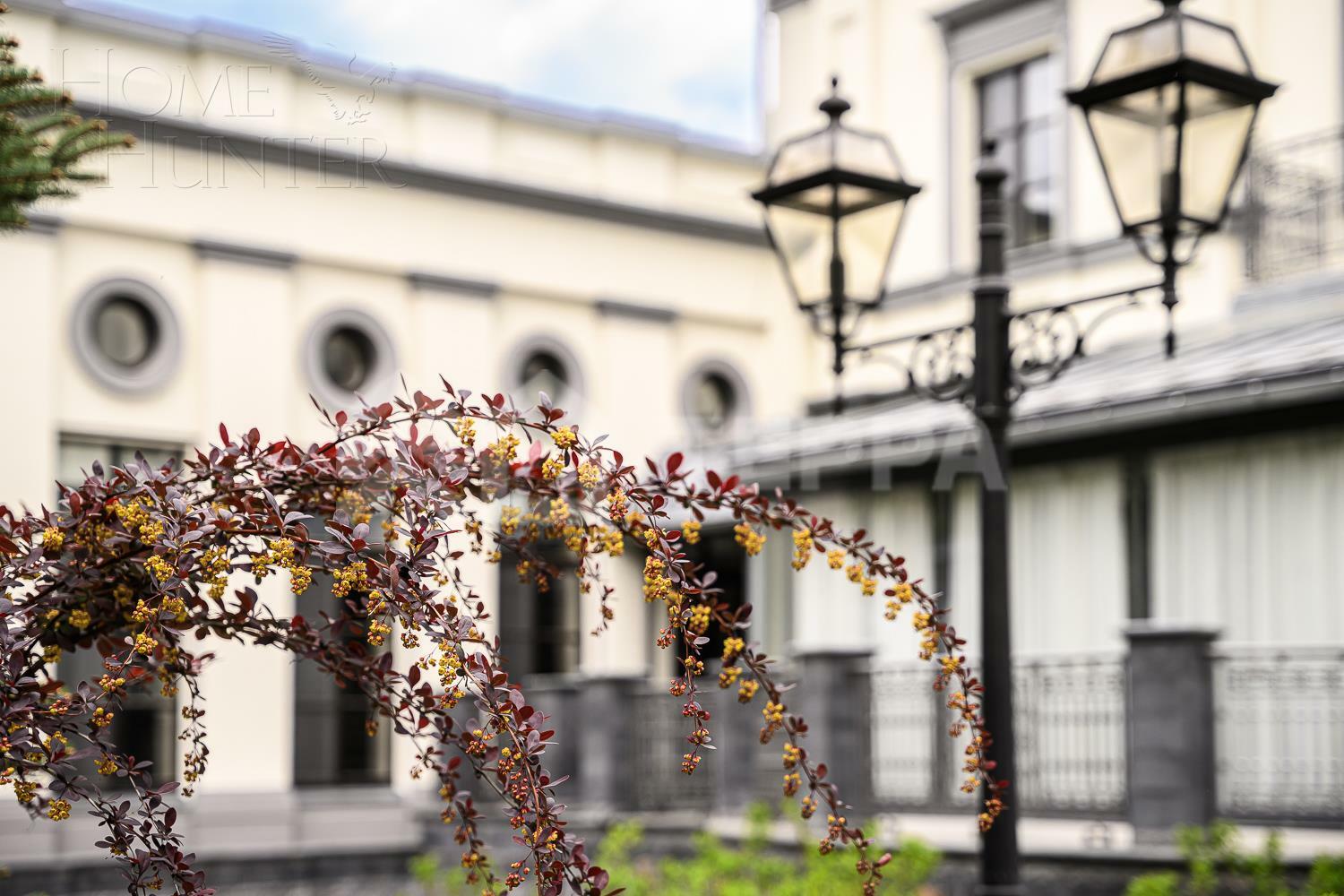 2-этажный коттедж 1 250 м² с отделкой