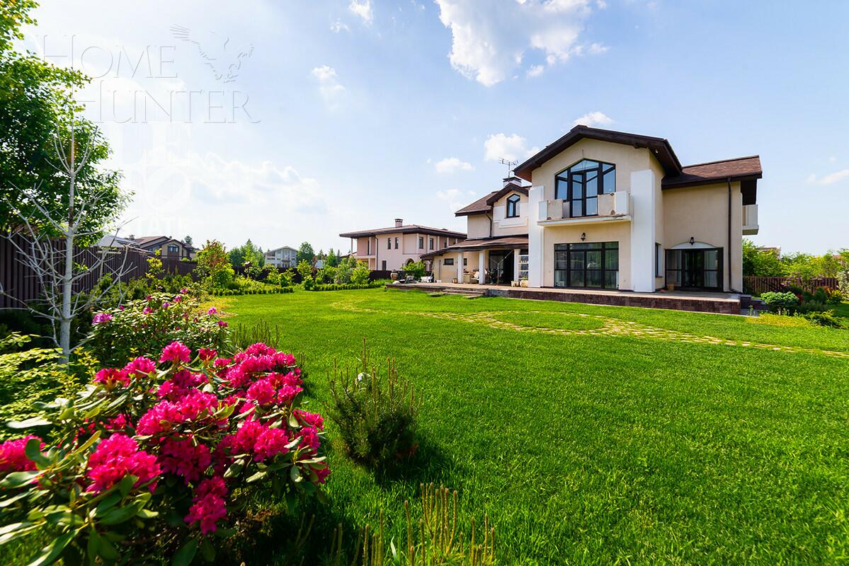 2-этажный коттедж 284.9 м² с отделкой